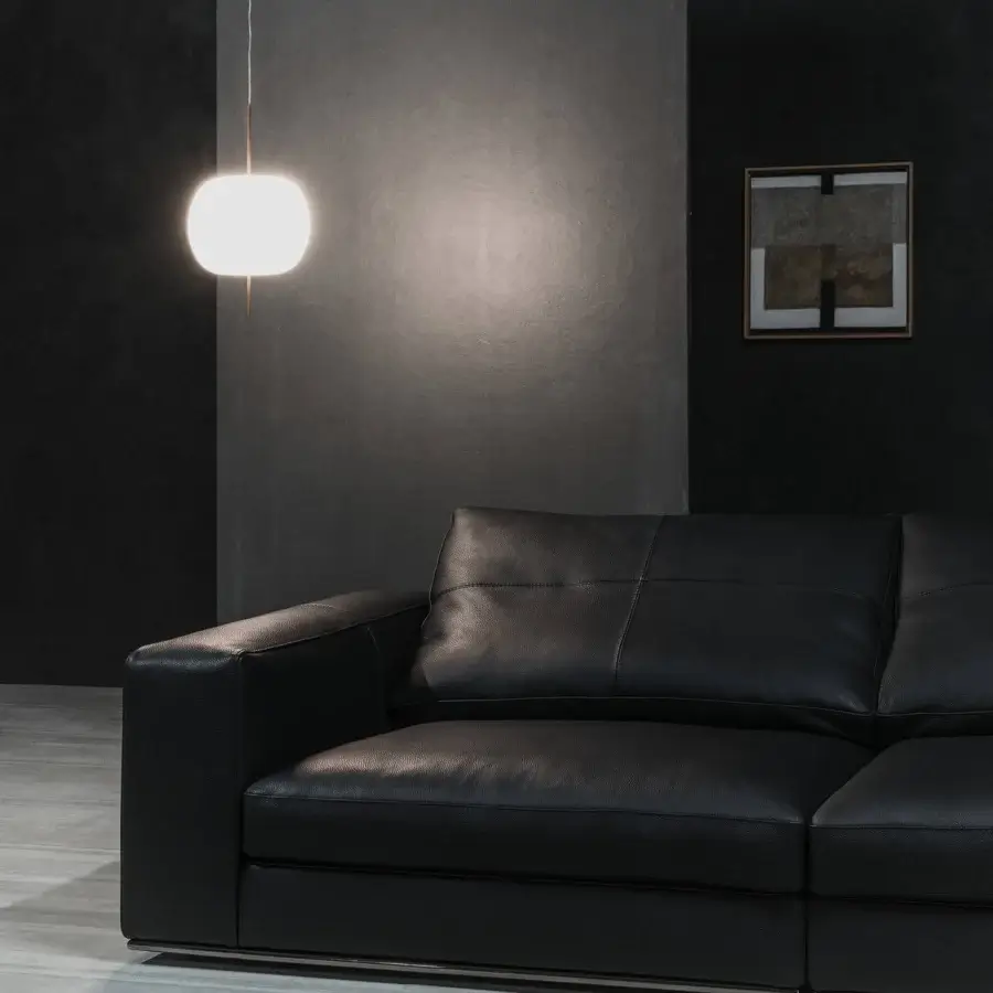 Distinguished Cierre1972 Dolce Vita sofa with smooth black leather and geometric form built on a discreet metal base