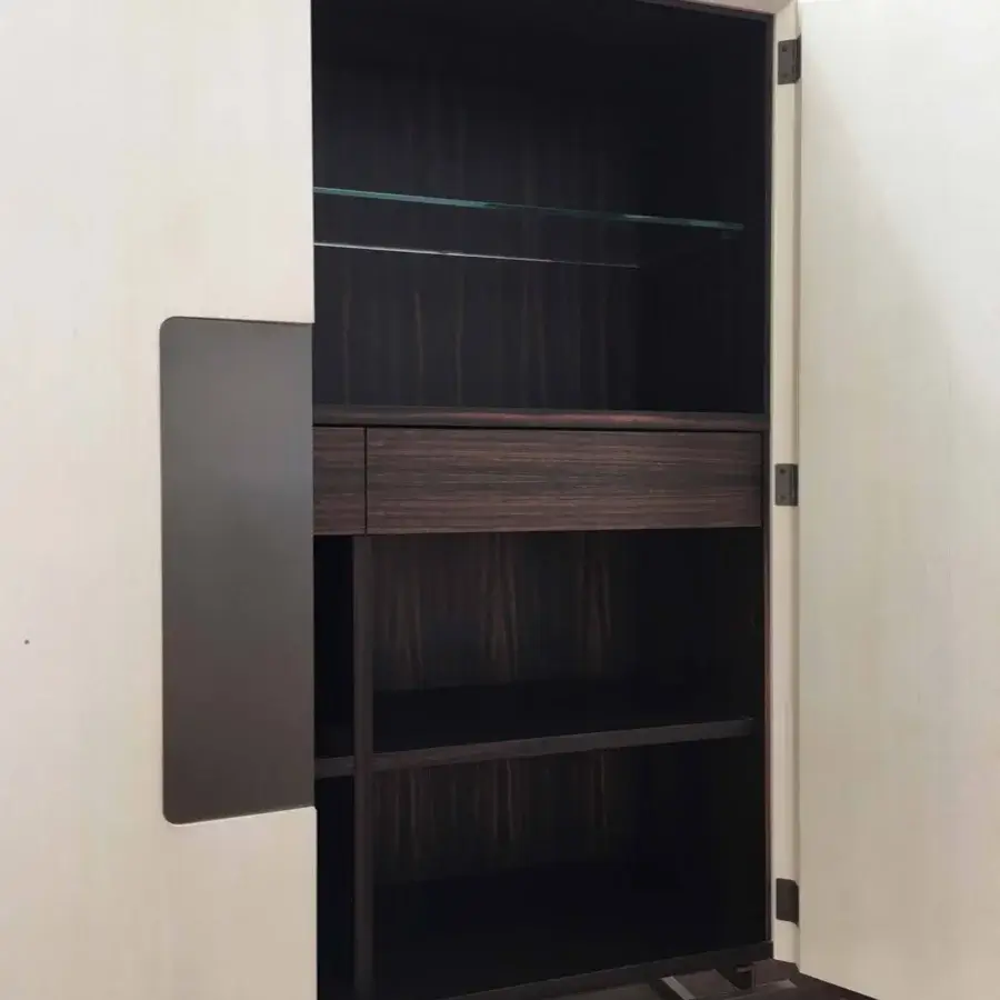 Superior Casa Casati Giorgio cupboard in light wood with adjustable glass shelves and orange lacquer back