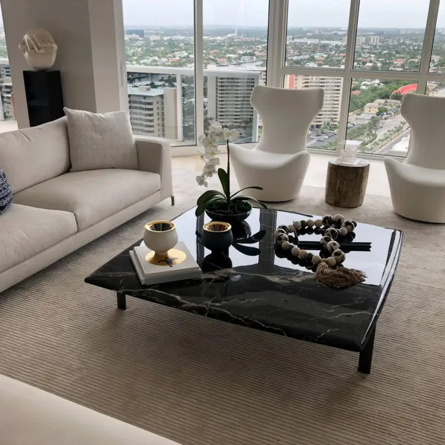 Superior Casa Casati Sasso coffee table crafted in polyester lacquer marble with pronounced veining and gently rounded edges