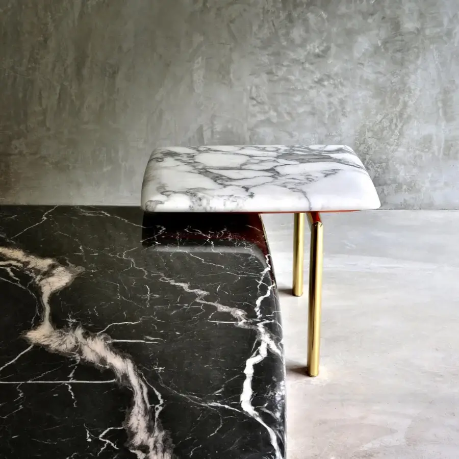Superior Casa Casati Sasso side table with glossy white marble top and golden metal legs crafted with polyester lacquer