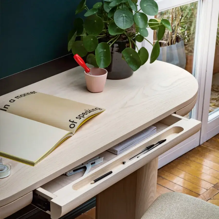 Distinguished Miniforms Jumbo desk crafted in Italy with light wood and metal, exhibiting a smooth finish and rounded edges