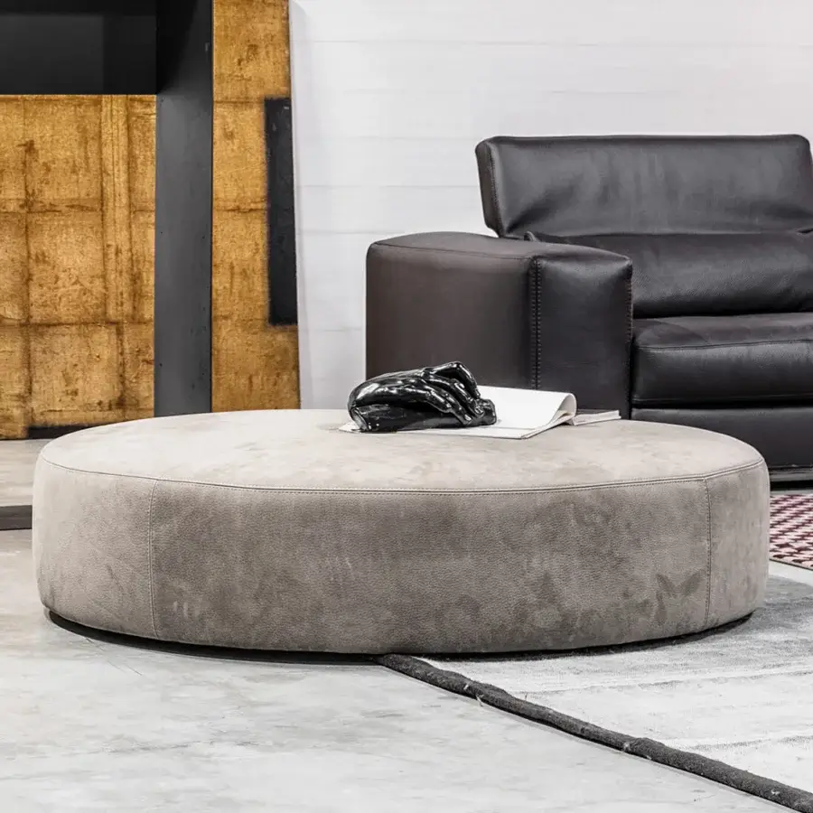 Superior Cierre1972 Eva II ottoman in uniformly gray textile with a matte finish offers a balanced aesthetic