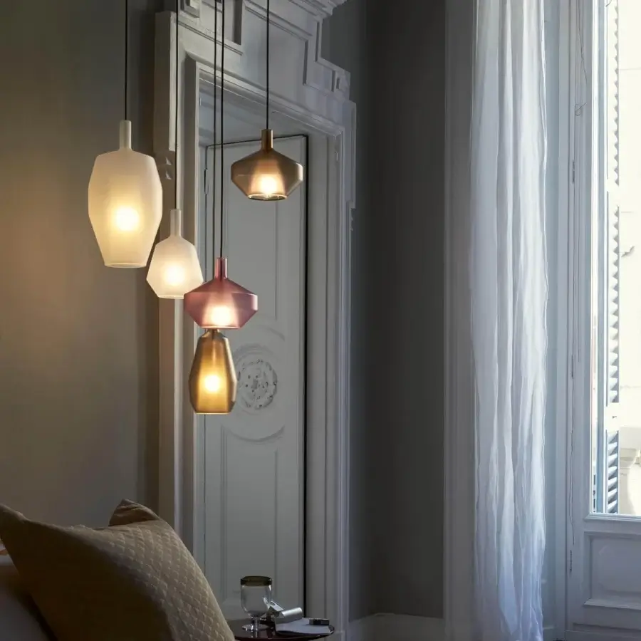 Distinguished Penta MoM suspension lamp with a slender geometric form in pinkish borosilicate glass and matte finish