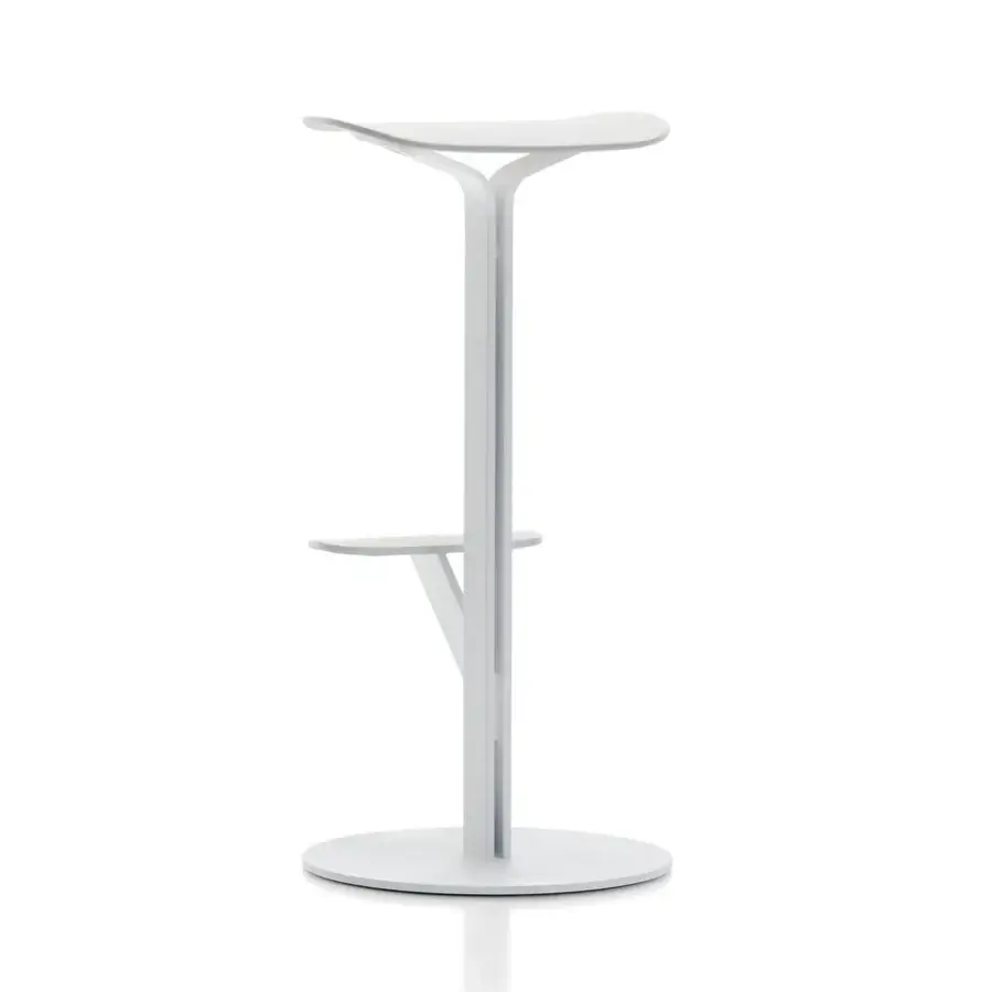 Elegant MDF Italia Duetto stool with sinuous white polypropylene seat and powder-coated steel blades in a matte finish