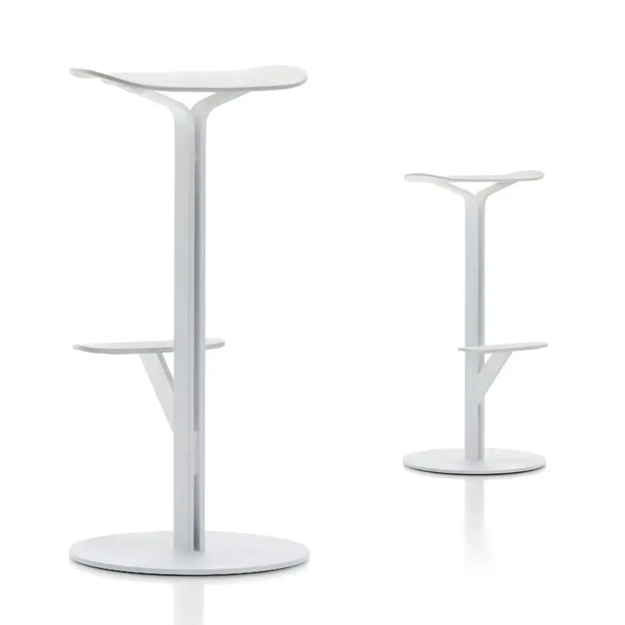 Harmonious MDF Italia Duetto stool with sinuous glass-filled polypropylene and powder-coated micro-goffered steel frame in white finish