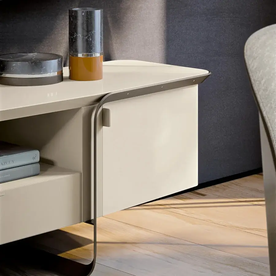 Exceptional Turri Milano TV stand with lacquered light beige wood and two leather-covered drawers supported by curved gray metal legs