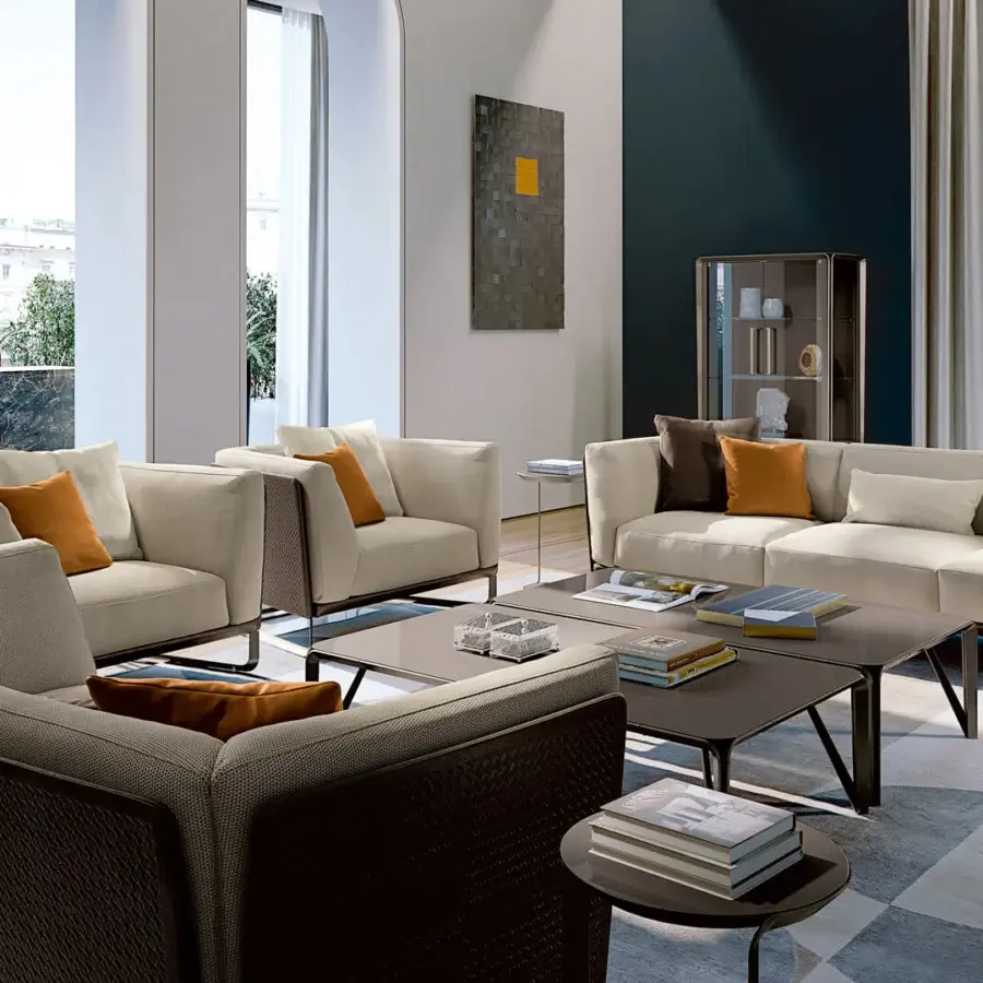Exceptional Turri Milano coffee table with curved dark metal and glossy lacquered rectangular wooden top