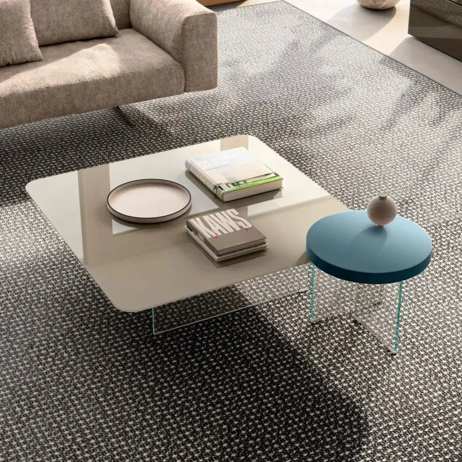 Superior Lago Air Round coffee table with glossy light beige lacquered finish and clear tempered glass legs