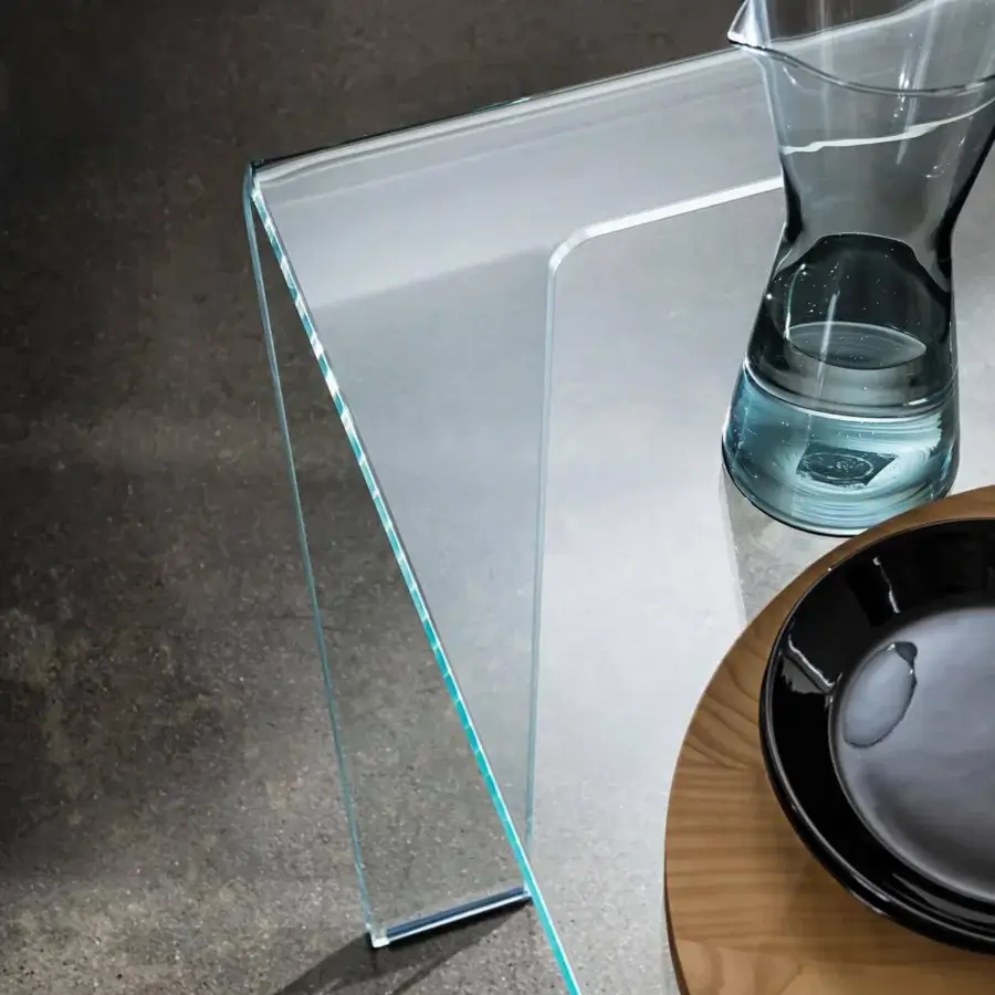 Distinguished Sovet Italia Frog table crafted in extralight bent glass embodies minimalist sophistication with a seamless transparent design