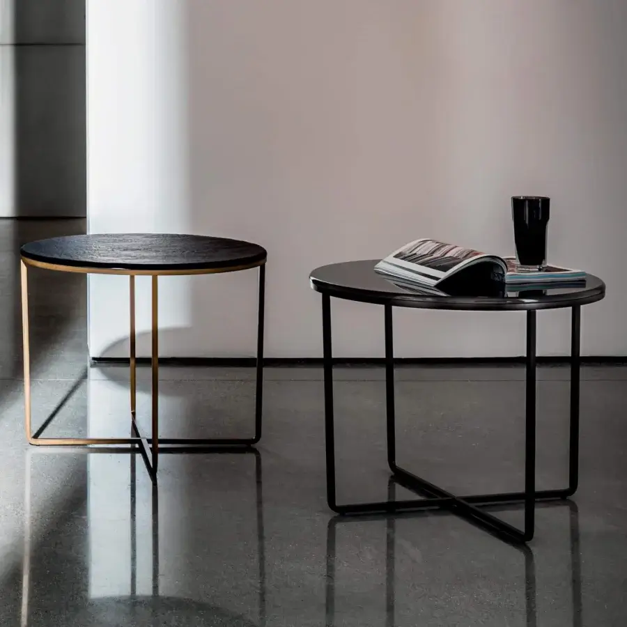 Distinguished Sovet Italia Piktor side table with burnished metal frame and dark glossy lacquered glass top
