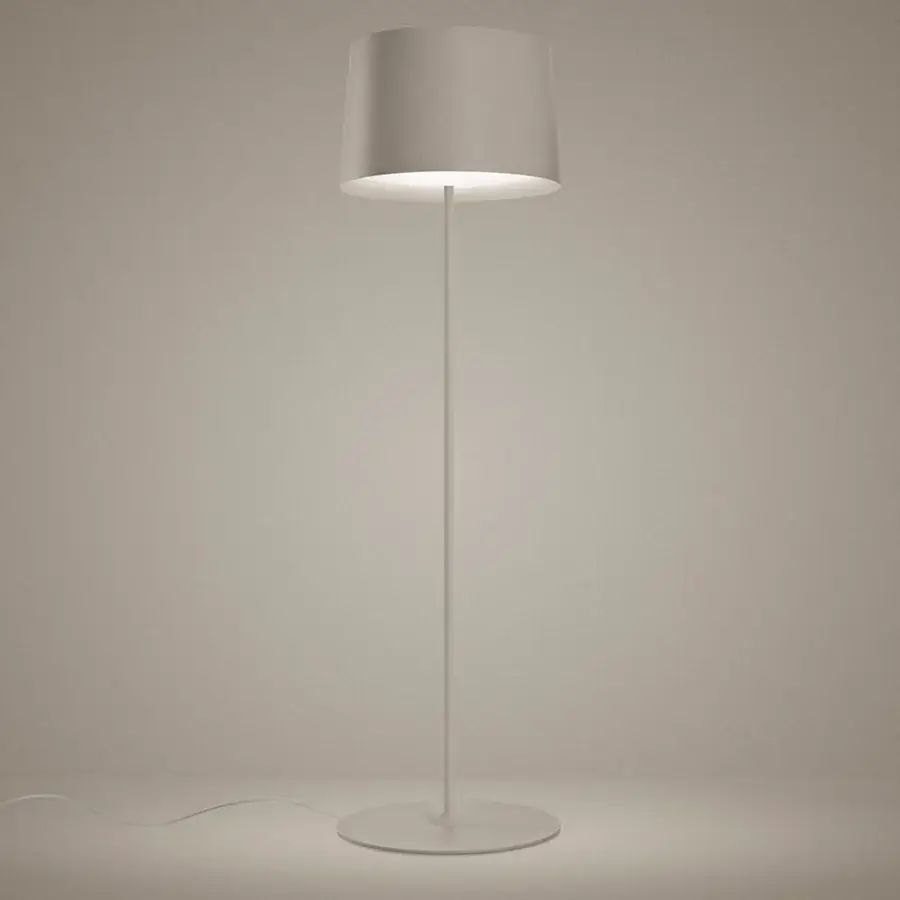 Distinguished Foscarini Twiggy Lettura floor lamp crafted in light grey fiberglass-based composite with epoxy powder coated metal base