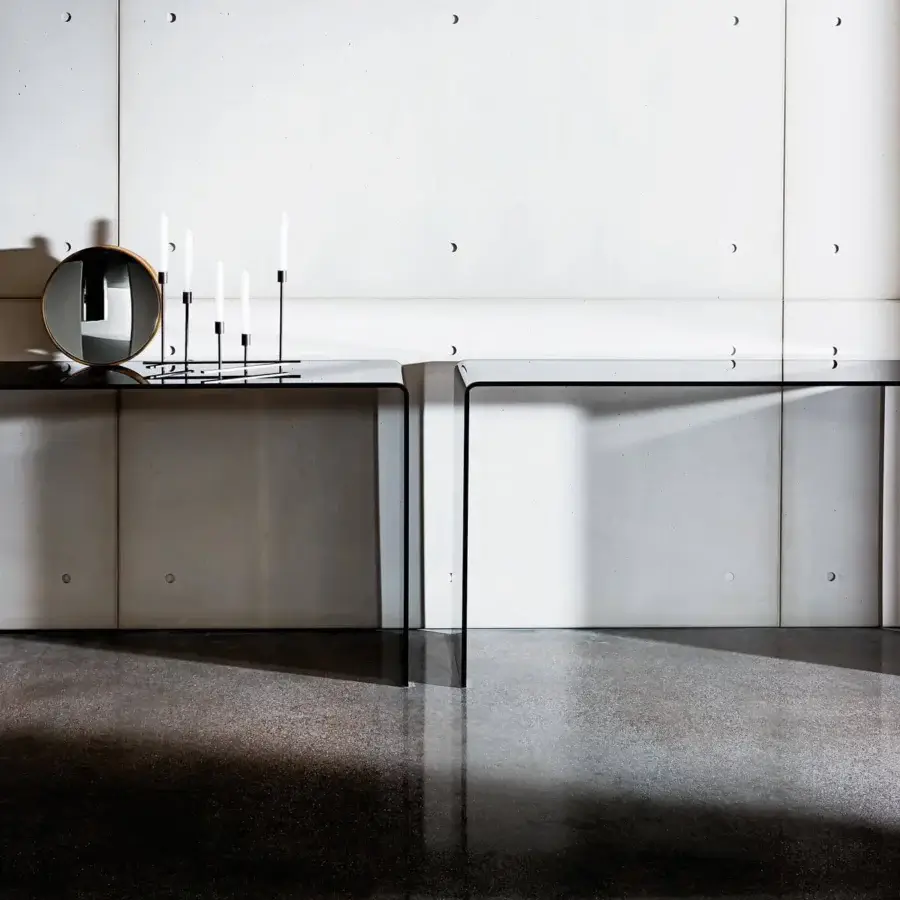 Superior Sovet Italia Bridge console built in bent glass with a glossy dark finish
