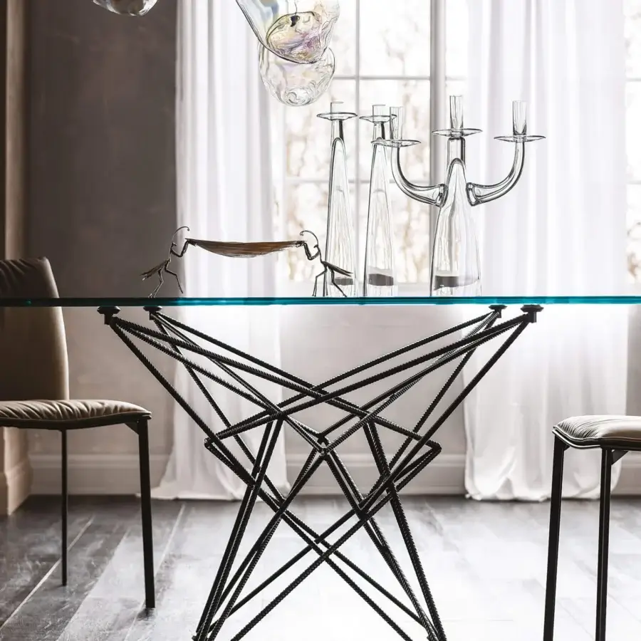 Distinguished Cattelan Italia Gordon table with rectangular crystal top and interwoven dark matte metal geometric base