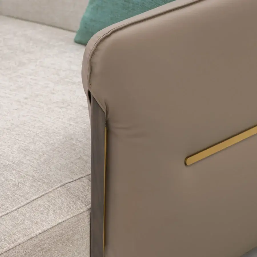 Exceptional Turri Vine sectional with tan leather exterior and light beige fabric cushions, built with wooden elements and brushed gold details