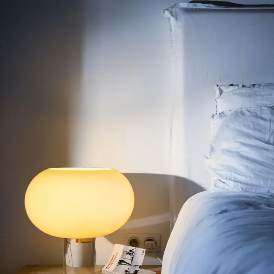 Superior Foscarini Buds lamp with hand-blown cased glass diffuser and polished transparent PMMA cylindrical base