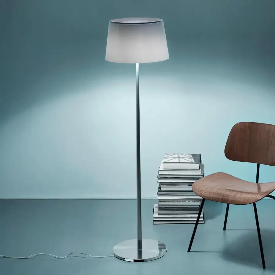 Superior Foscarini Lumiere floor lamp with hand-blown cased glass diffuser and liquid black chrome finish