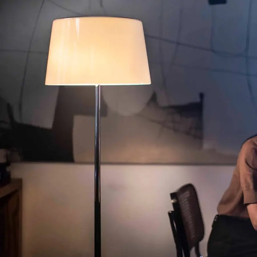 Superior Foscarini Lumiere floor lamp with hand-blown cased glass diffuser and polished die-cast aluminum base