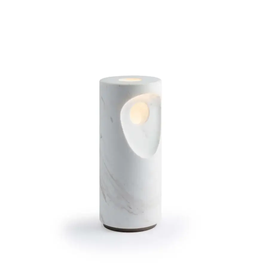 Superior Turri Silhouette table lamp crafted in white marble with brown veining and varnished dark metal base