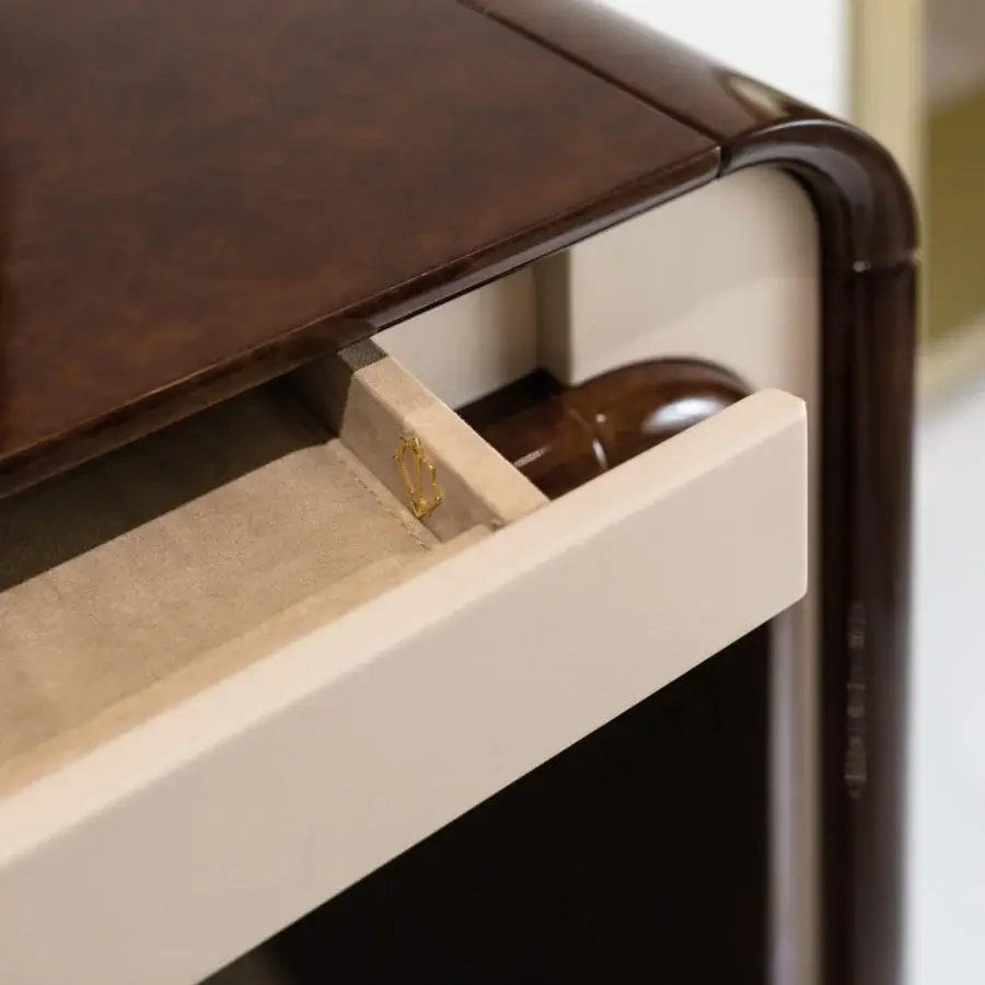 Superior Turri Madison console with glossy lacquered structure and beige microfiber-lined drawers in dark brown tones