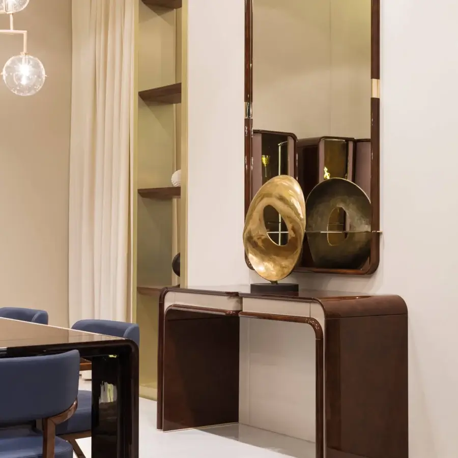 Distinguished Turri Madison console with glossy lacquered structure, cream leather inserts and microfiber-lined drawers
