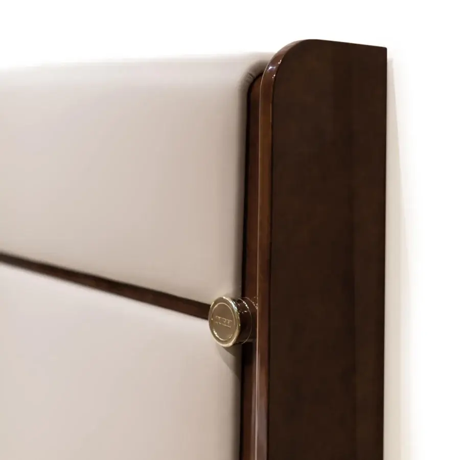 Lavish Turri Madison bed with dark lacquered wood, light beige leather and gold metal details