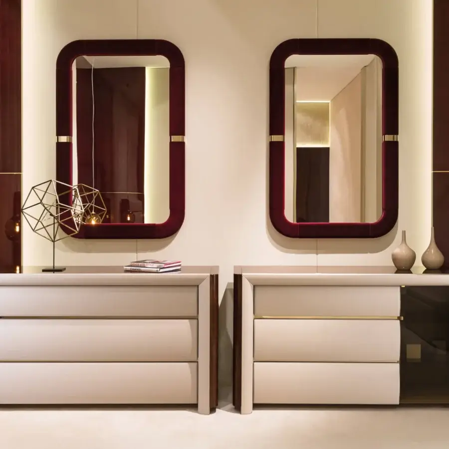 Superior Turri Madison dresser with a linear design in glossy lacquered wood and leather sections