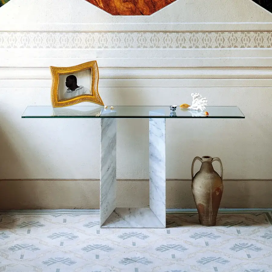 Exceptional Cattelan Italia Diapason console with transparent glass and light marble exhibiting grey veining