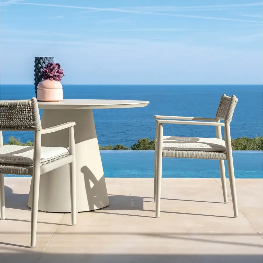 Superior Talenti Dolcevita Alu table with stoneware top and aluminum structure in light beige matte finish