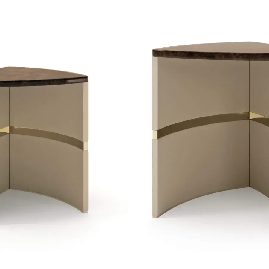 Exceptional Turri Madison side table with beige leather and glossy dark brown lacquered wood tabletop, highlighted with light gold metal