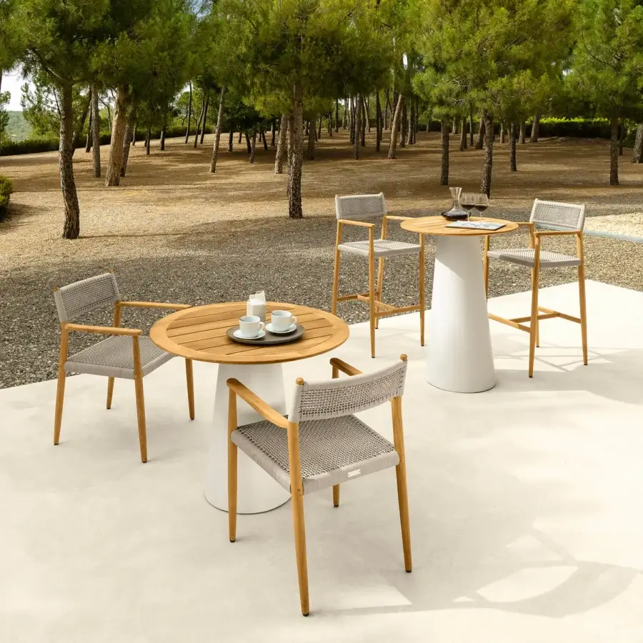 Distinguished Talenti Dolcevita Wood stool with natural wood tone tabletop and crisp white cylindrical base in smooth finish