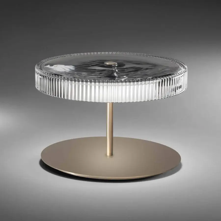 Exceptional Italamp Gilda lamp with hand-carved transparent glass diffuser and matt champagne metal details
