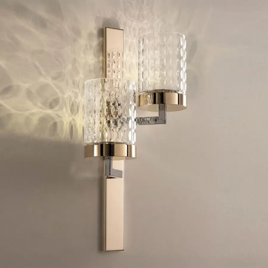 Elegant Italamp Quarzo wall lamp with a light gold and chrome metal structure and hand-cut transparent crystal diffusers