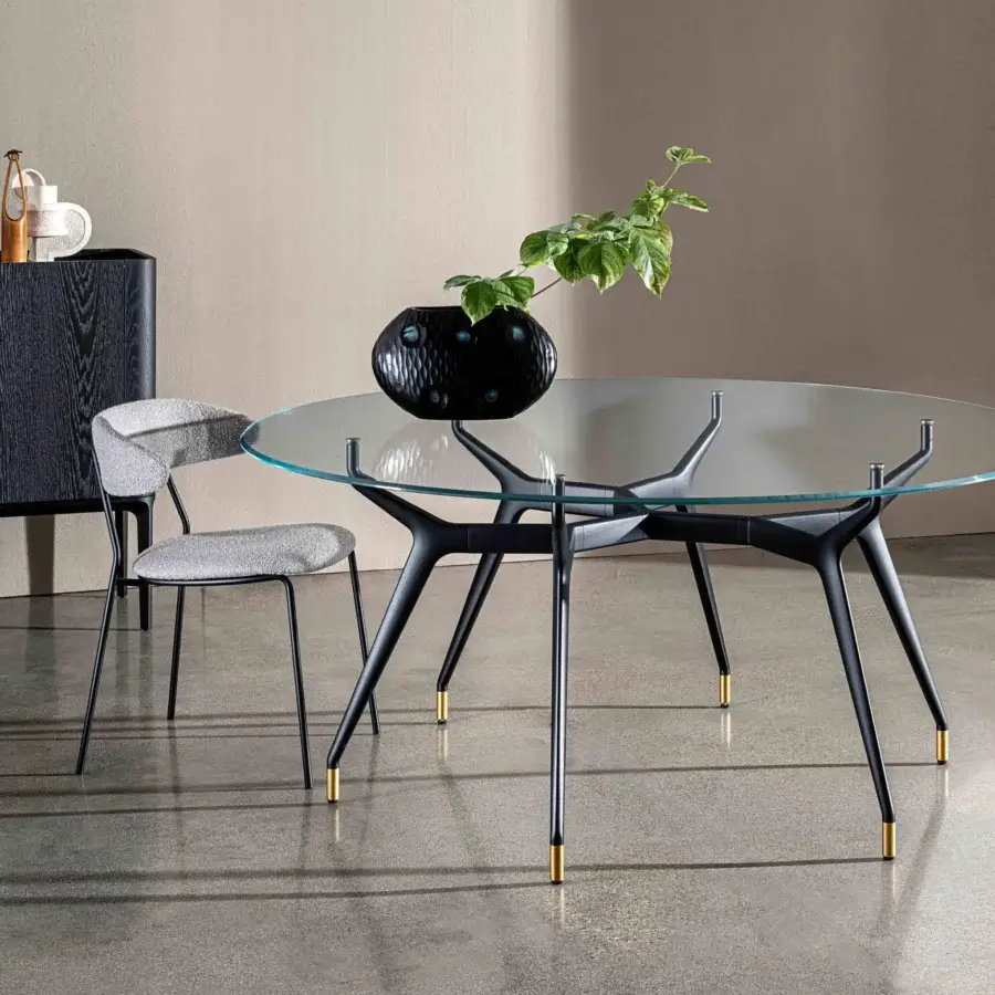 Exceptional Sovet Italia Arkos XXL table with transparent glass top and matte black lacquered aluminum junction crossbeam