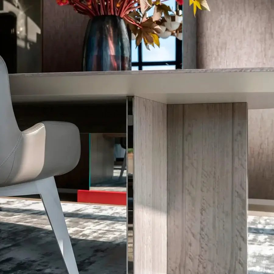 Superior OAK Nota armchair with curved form, light grey leather upholstery and white painted ash wood base