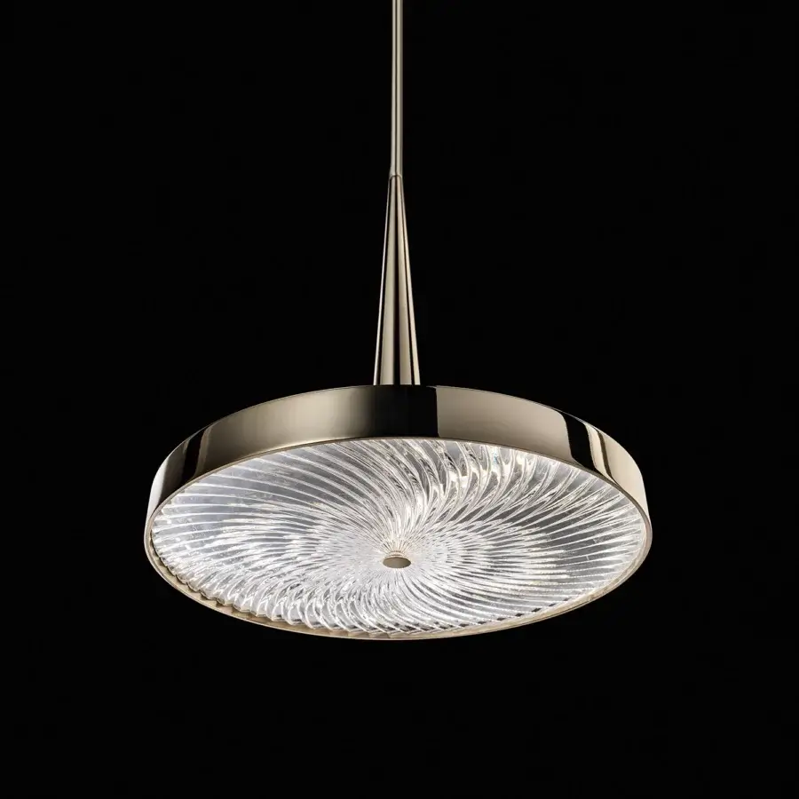 Exceptional Italamp Ritmico suspension lamp with transparent hand-carved crystal diffuser and light gold metal accents