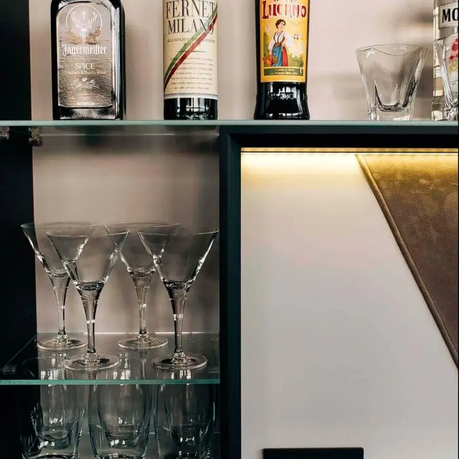 Distinguished Vismara Hemingway Bar Wall Unit crafted in lacquered wood with tempered glass and satin finish