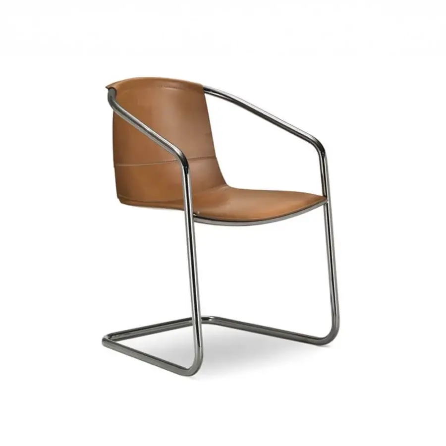 Elegant 4 Mariani Nancy chair with a chromed tubular steel frame and saddle leather in a warm tan hue
