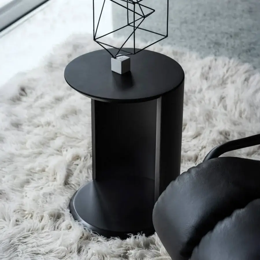 Elegant 4 Mariani Papier coffee and side table crafted in saddle leather and wood with a sleek black finish