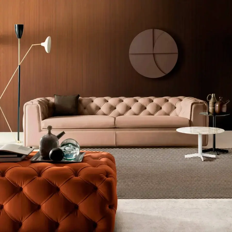Elegant 4 Mariani Tudor sofa with dusty rose satin-finish upholstery and meticulous capitonné workmanship