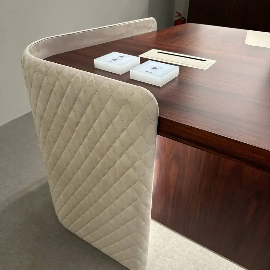 Royal Desk #3