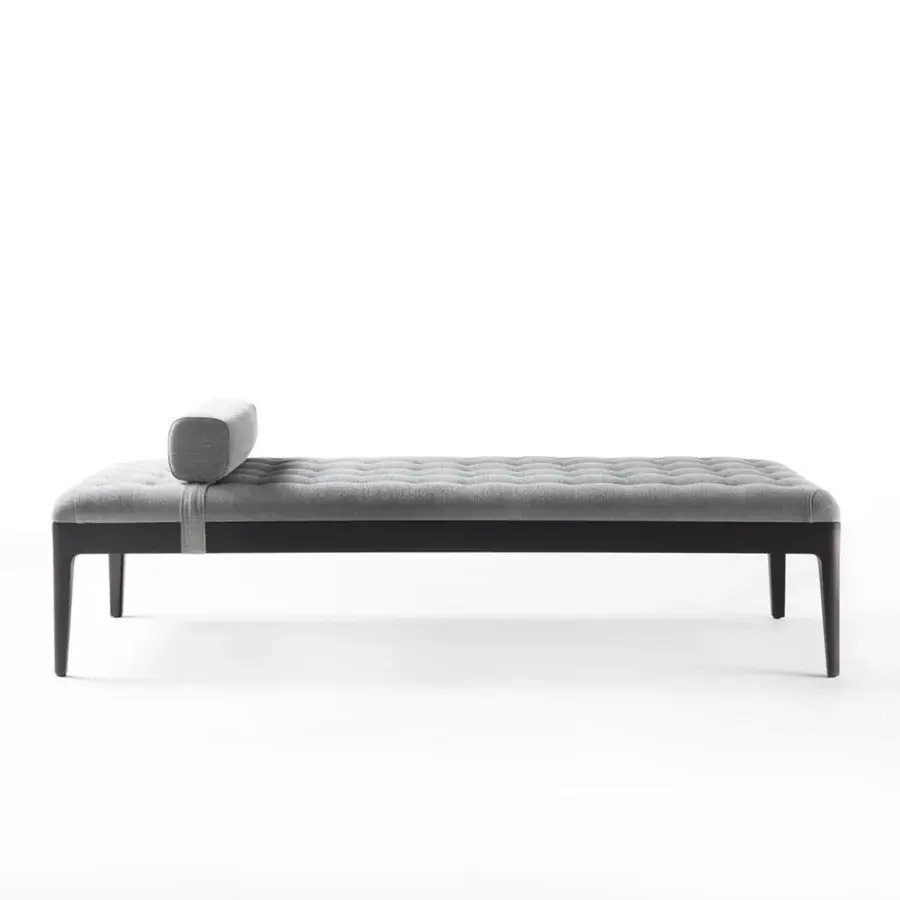 Exceptional Porada Webby chaise lounge with linear form in solid Canaletto walnut and light grey button-tufted fabric upholstery