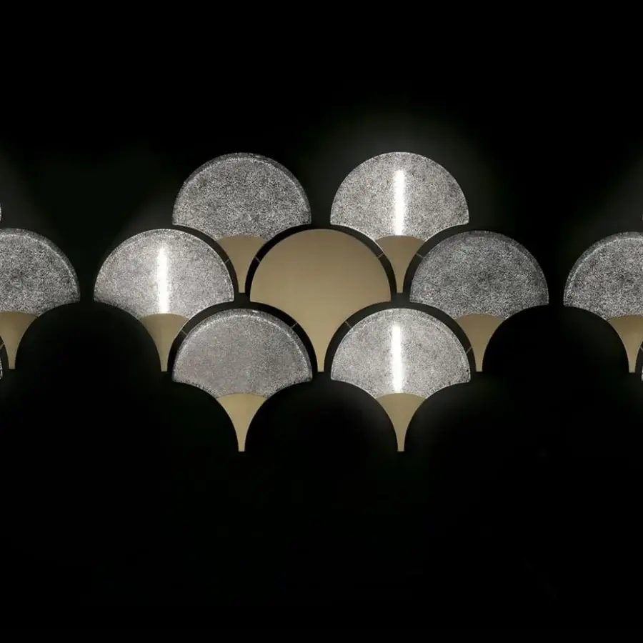 Exclusive Barovier&Toso Tuileries wall lamp with shimmering Murano glass and matte gold metallic elements crafted in a repeating array