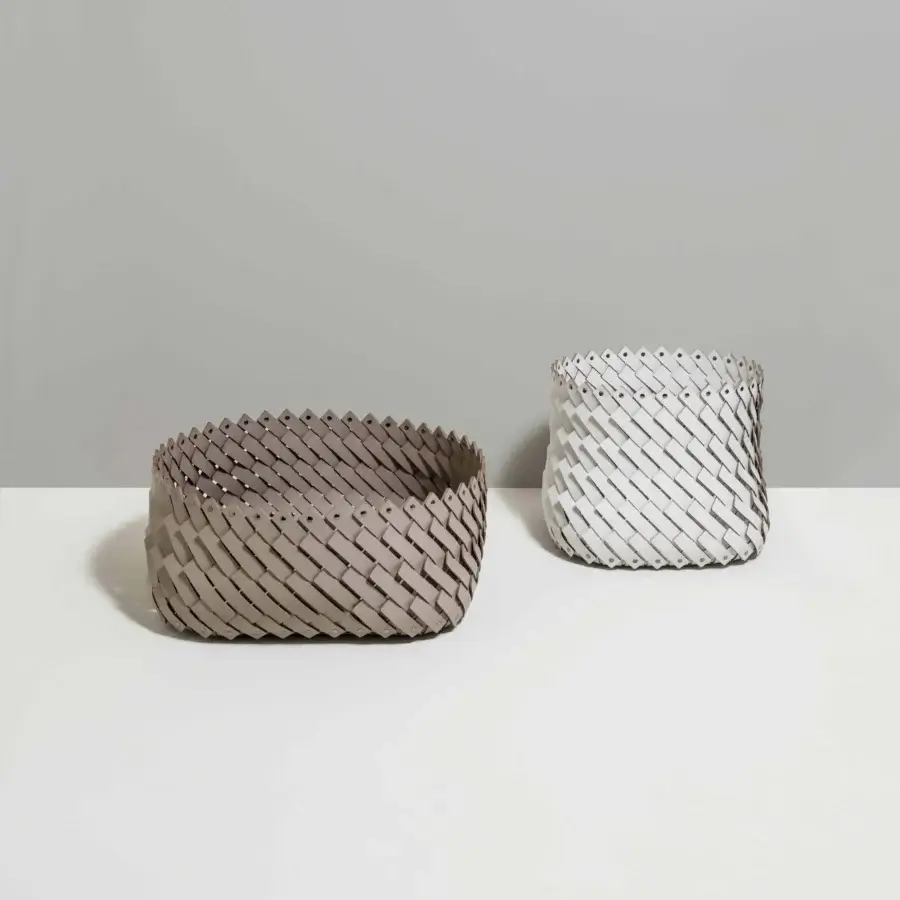 Elegant Pinetti Almeria baskets crafted from regenerated leather in light beige and white with a subtly textured matte finish