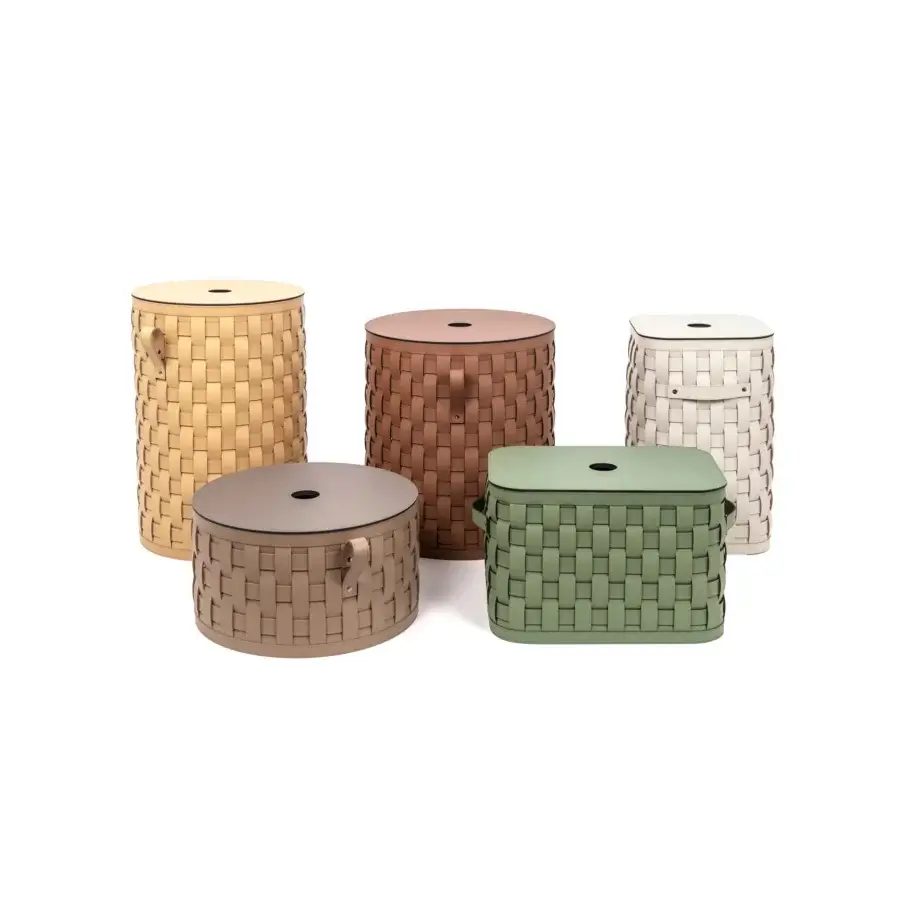 Distinguished Pinetti Demetra baskets crafted from upcycled leather in warm brown and light beige with a matte finish