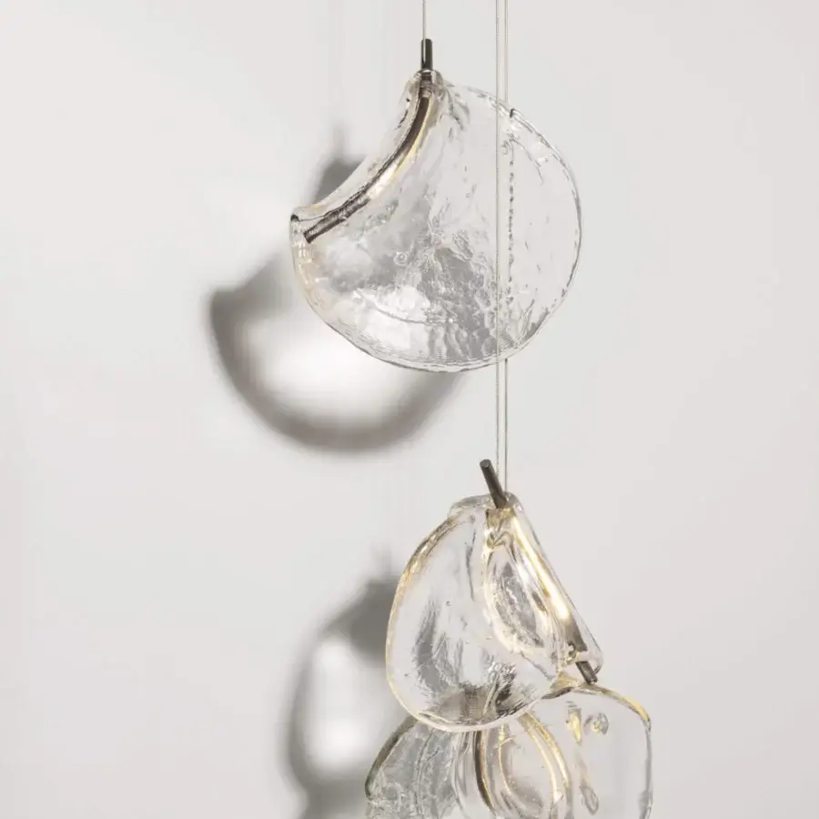 Exceptional Bocci 141 Random suspension lamp with transparent hand-blown glass pendants in a cascading arrangement