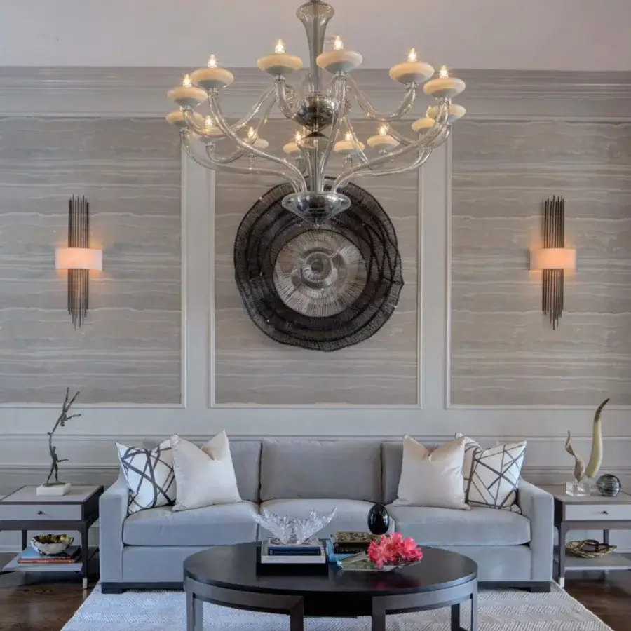 Exceptional Barovier&Toso Windsor chandelier crafted in clear Murano glass with silver-toned metal and opaque white lamp-holder cups