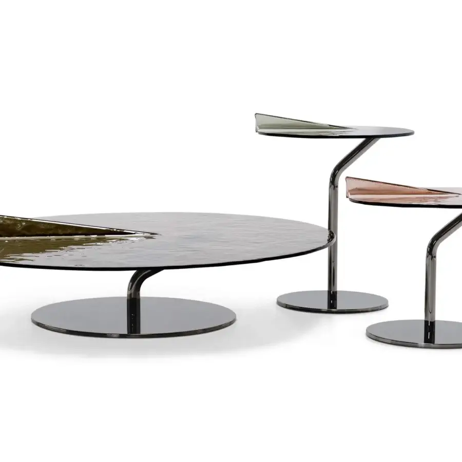 Elegant Arketipo Maverick coffee table with organically shaped greenish-grey glass and dark satin-finish metal base