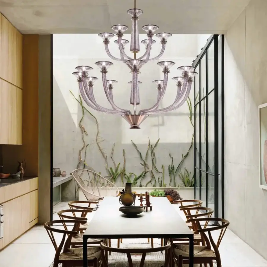 Superior Barovier&Toso Vertigo chandelier crafted in pale lavender Venetian crystal and polished metal with curved arms