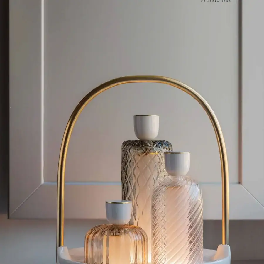 Distinguished Barovier&Toso Trinitas table lamp with clear, pale pink, light purple, and grey mouth-blown Venetian crystal and gold-plated metal
