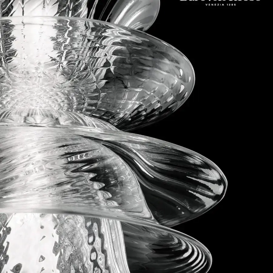 Superior Barovier&Toso Campanula suspension lamp crafted in cascading tiers of brilliant Venetian crystal with shimmering highlights